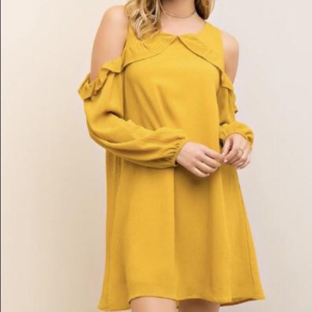 Open shoulder shift dress.